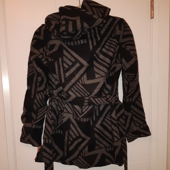 Super cute spring/fall coat - Picture 2 of 2